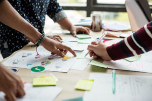 des personnes faisant de la gestion de projet